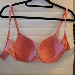 Victoria's Secret demi uplift